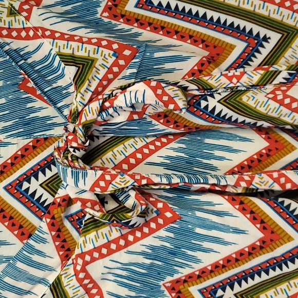 Lakhays wrap skirt with built in shorts, BOHO Beach, size small Aztec Tribal - Picture 4 of 10